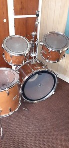 VINTAGE YAMAHA 7000 SERIES DRUM SET-LATE 70'S