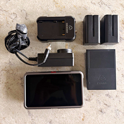 Atomos Ninja V + 4k Monitor w/ 2 Batteries, Charger, Case & AC Adapter