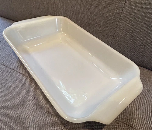 Vtg Anchor Hocking Fire King  12”White Casserole Bread Glass Dish 2qt.