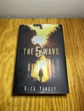 The 5th Wave Hardcover First Edition Rick Yancy