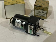 ORIENTAL MOTOR  #2RK5GN-CE MOTOR GEARHEAD # 2GN18KA  220/240V  50HZ.  REVERSIBLE