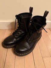 Dr. Martens Air Wair Women 11821 Combat Boots Black Leather Size 7
