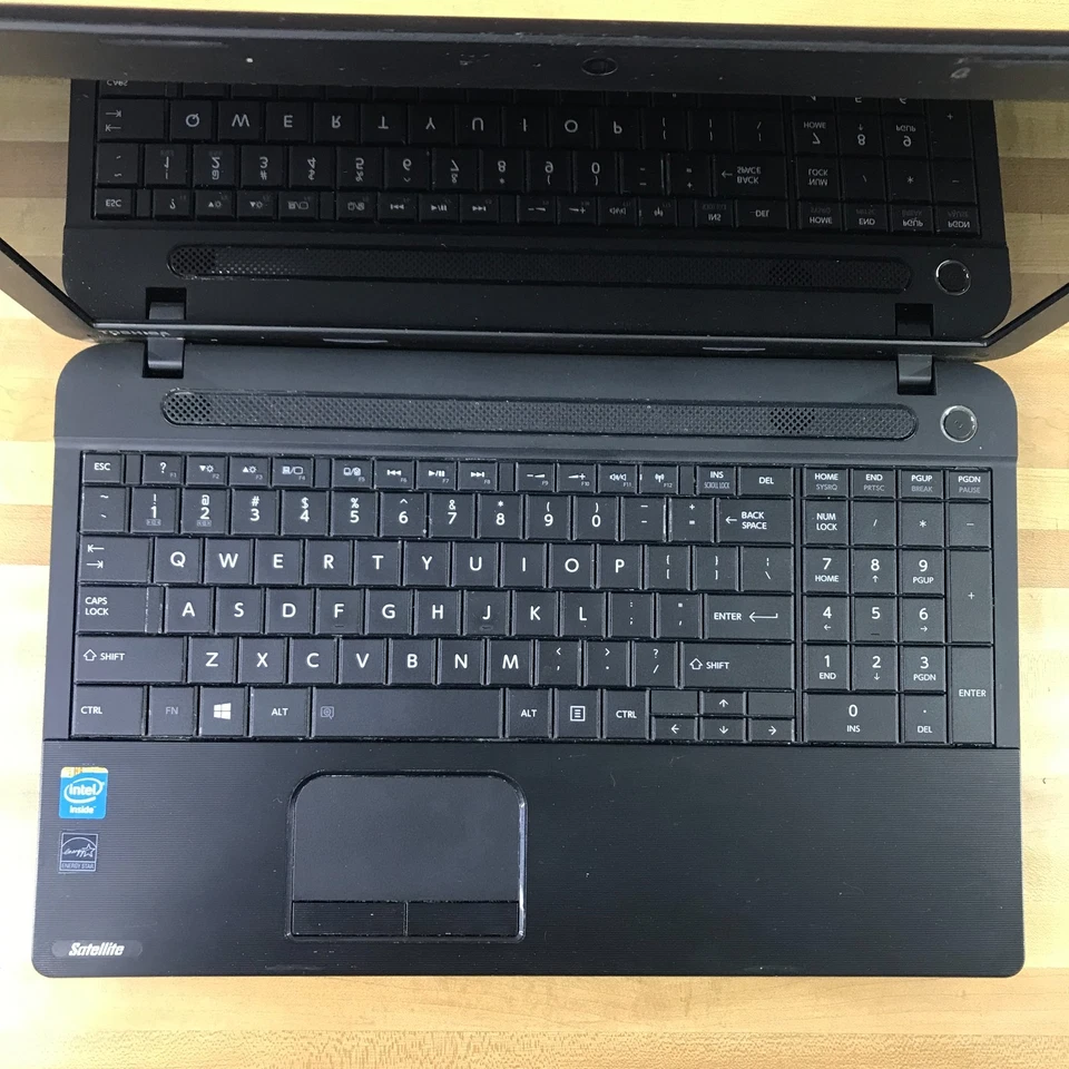 Toshiba Satellite Retro Gaming Laptop Celeron 2.13GHz 4GB RAM (Windows 8.1) - Image 3 of 4