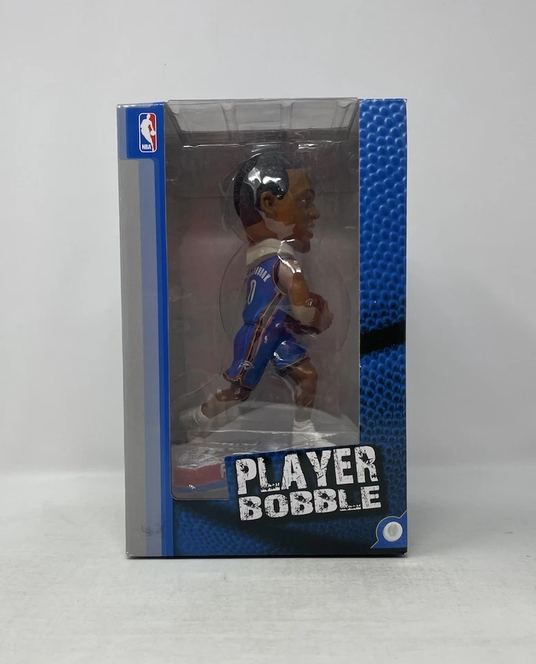 Russell Westbrook OKC Thunder NBA Legends Of “The Court” Bobblehead #35/2.013!!! Foto 2 de 4