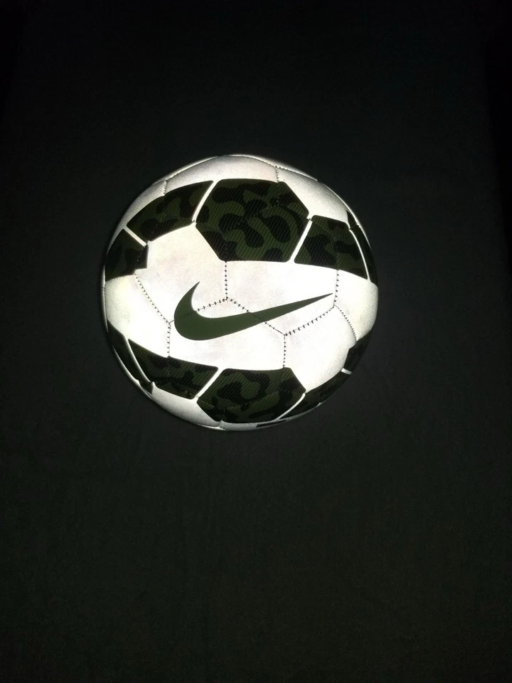 Balón de fútbol Nike Volt 3M 2014 reflectante Merlin Aerowsculpt partido Copa Qatar 5 Foto 3 de 4