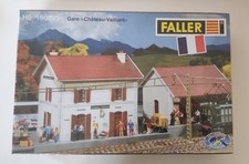 Maquette gare et halle marchandise SNCF de Château Vaillant FALLER 190235 HO