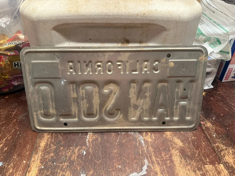 Matrícula auténtica Han Solo. Esta es una matrícula REAL de California Foto 2 de 2