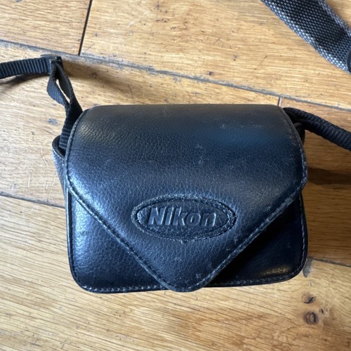 Nikon Coolpix 5000 5MP CCD Swivel Screen Compact Digital Camera Digicam Black - Picture 2 of 14