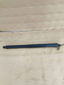 MERCEDES-BENZ M W164 Heckklappe Gasdruckfeder links A1647400345 3.00 33127582