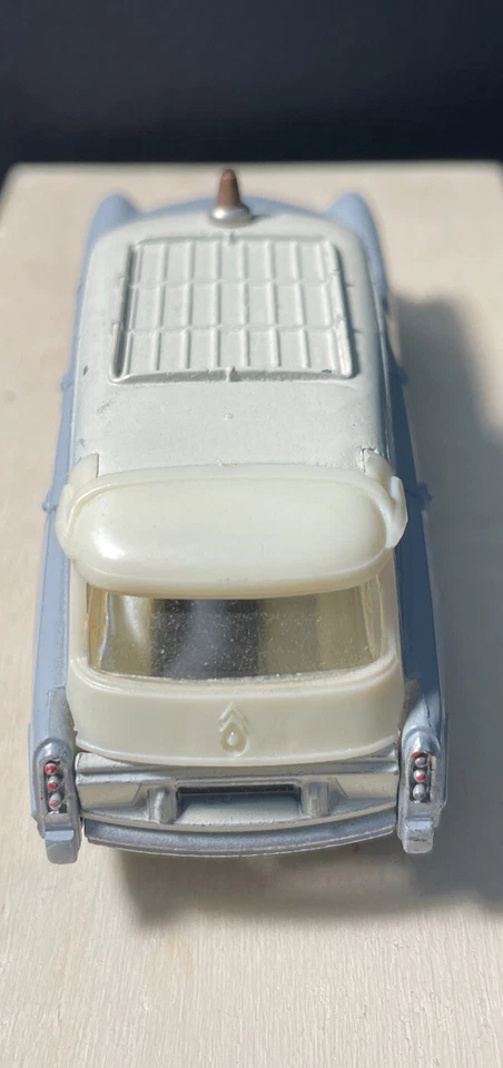 Dinky Toys 556 Citroen ID 19 Ambulance made in France Excellent - Image 4 of 4