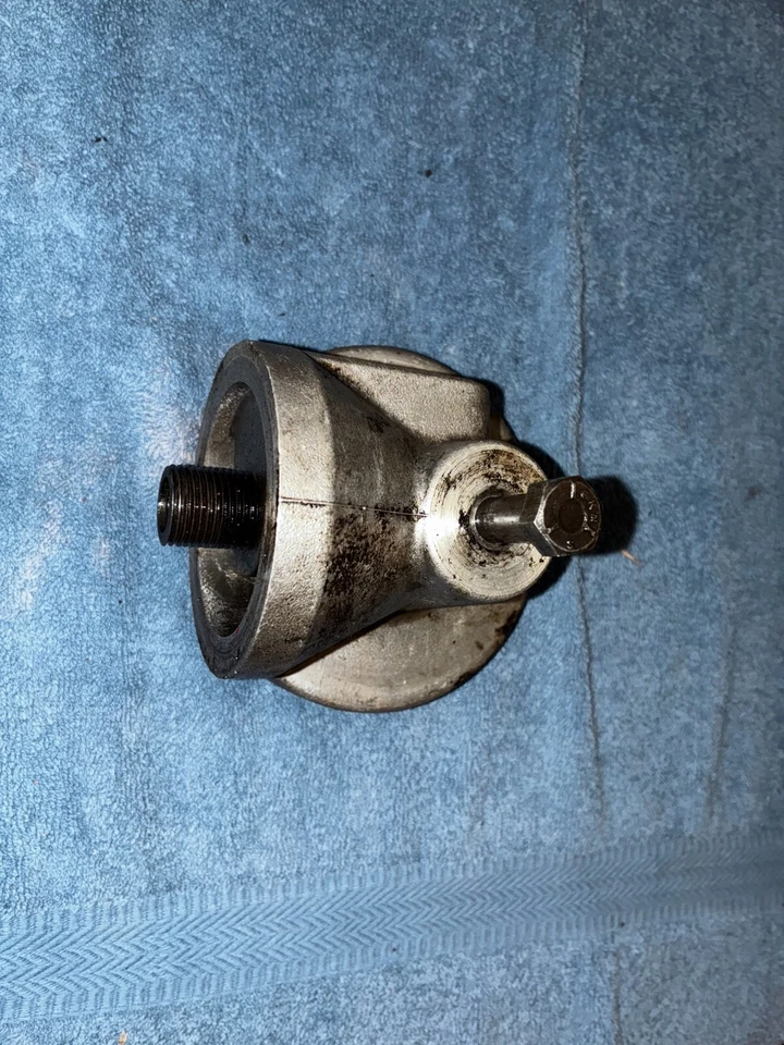 Used Spin on Oil Filter Adaptor for Triumph TR6 and GT6 TR250  TT1286 - Image 3 of 3
