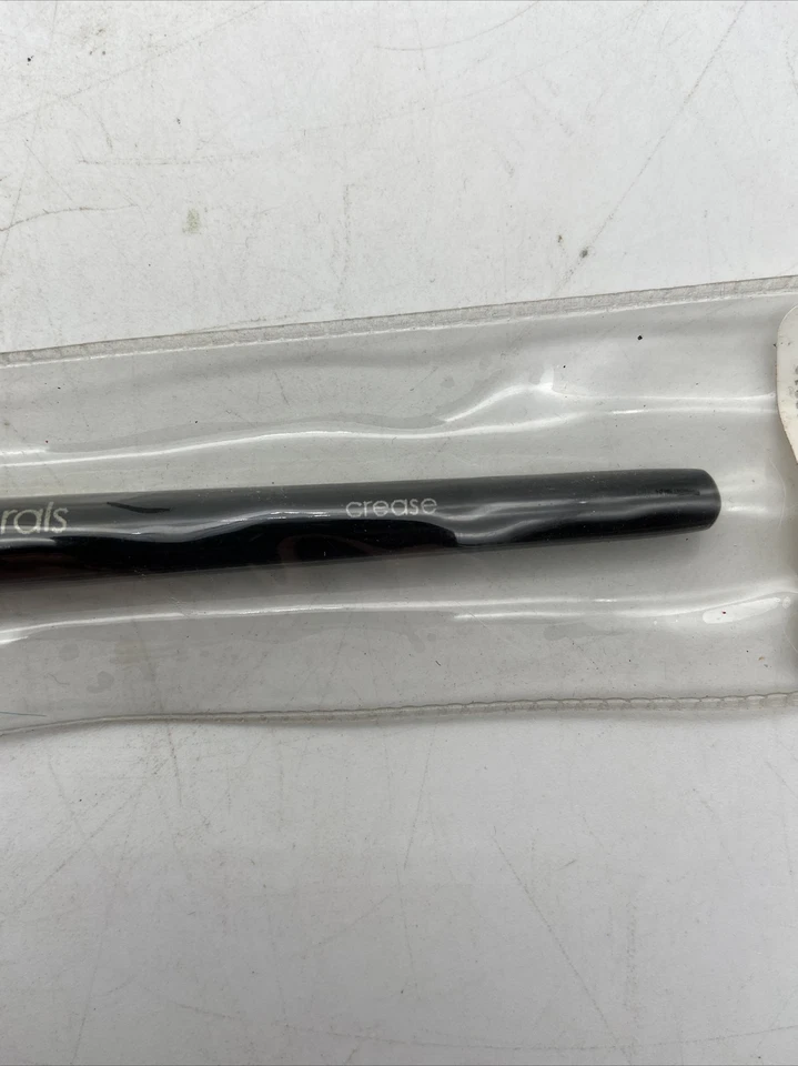 Glominerals Crease brush - Image 3 of 4