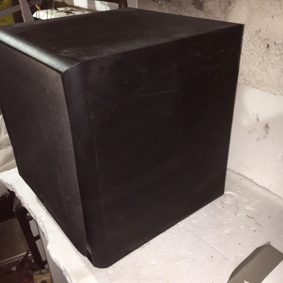 Subwoofer de cine en casa alimentado KEF PSW 2150 usado encendido ver fotos sin probar Foto 2 de 4