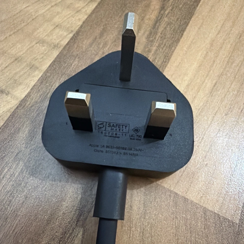 Genuine Apple UK power cable for Apple TV £16.31 2, 3, 4 or Mac Mini 1.75m black - Image 3 of 4