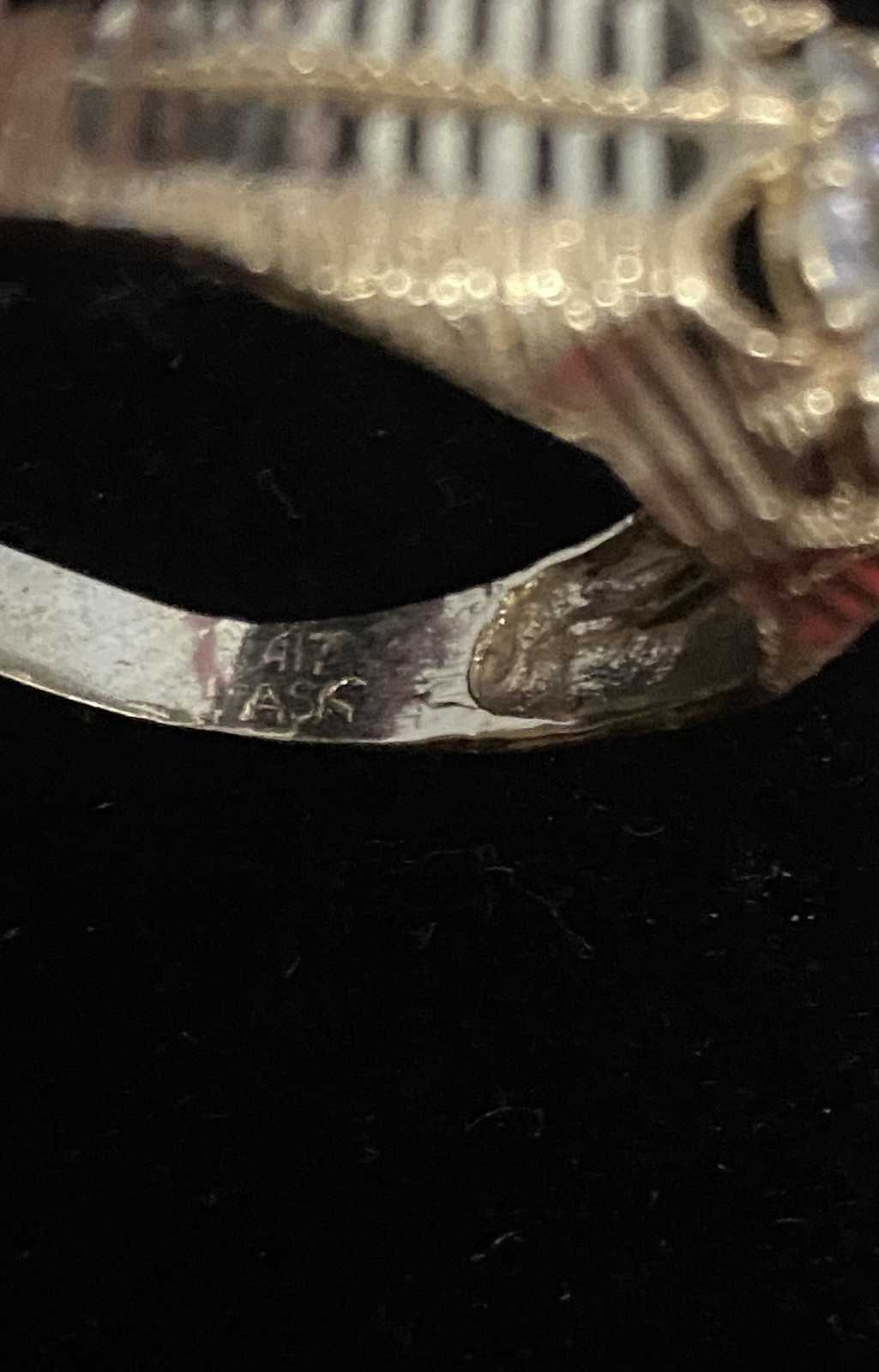 10kt Solid Gold Diamond cluster Ring Size 13.5   … - image 6