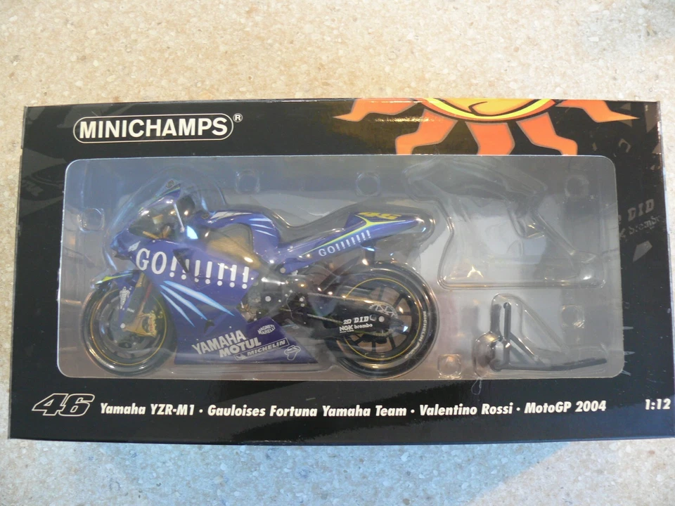 1/12 Minichamps Valentino Rossi Collection- 2004 MotoGP Gauloise Yamaha YZR-M1 . - Image 2 of 4