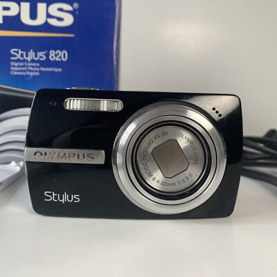 Olympus Stylus 820 8 MP Digital Camera FOR REPAIR LENS Battery Box