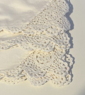 12 Pc Vtg Linen Napkins Crochet Border & Flowered Corner All White 16'' Square