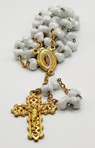 Vintage White Art Glass Bead Rosary Filigree Goldtone Cross - Picture 9 of 11