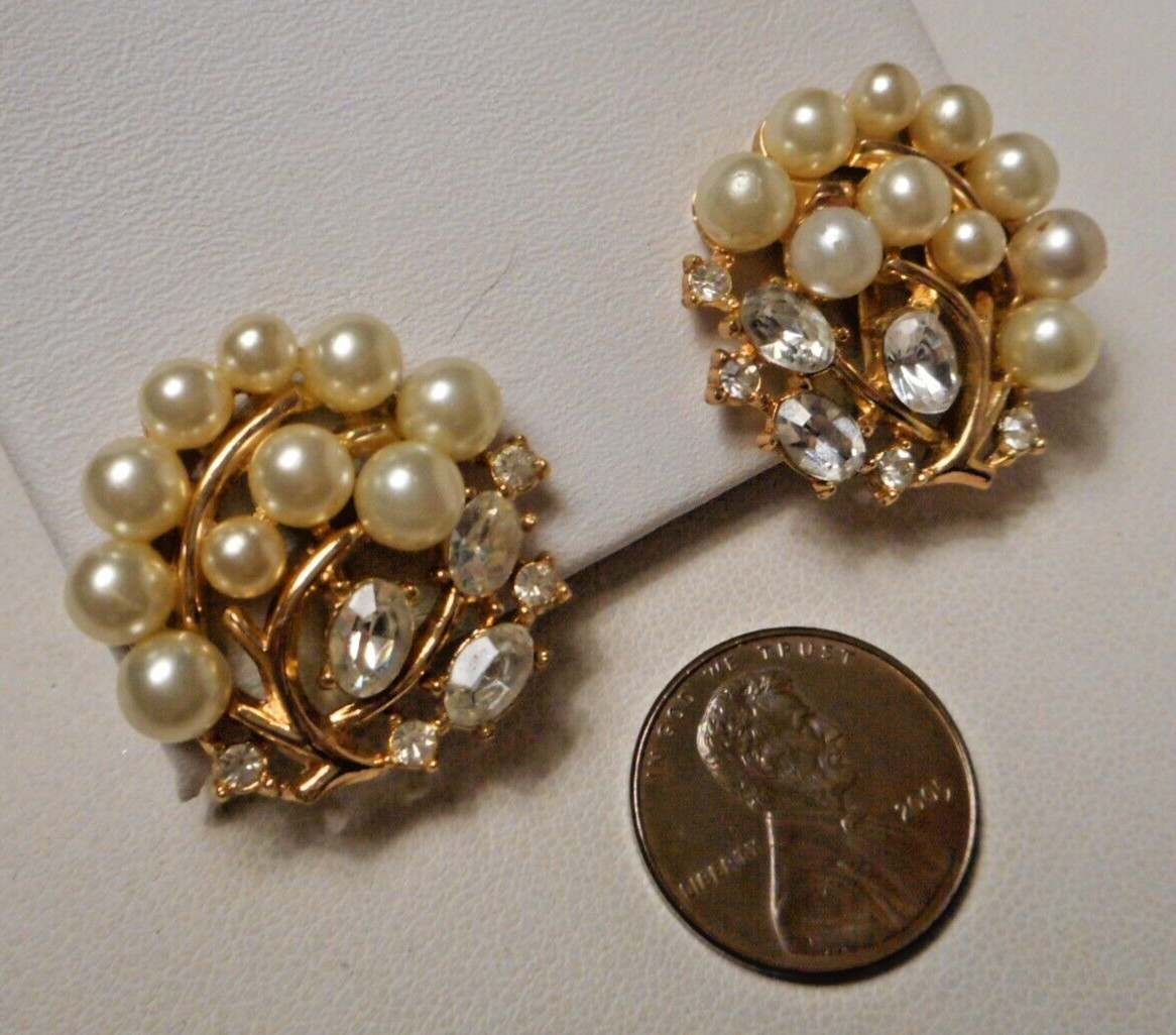 50’s Crown Trifari Gold Tone and Faux Pearl Dangle Earrings