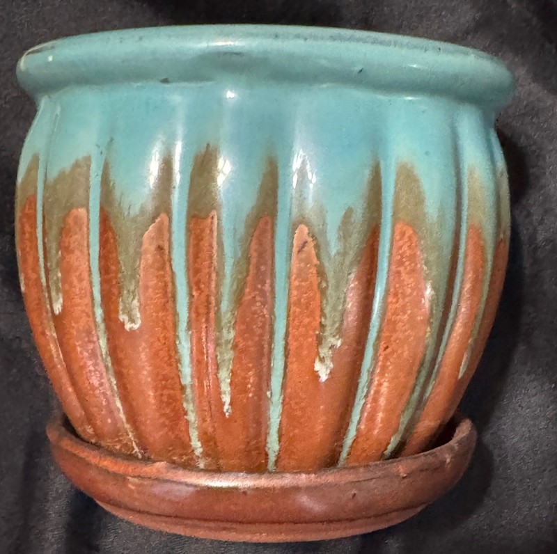 Beautiful Vintage Blue Ogled Pottery Flower Pot-attached Tray