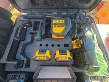 DEWALT DW088LG 12V Max Green Cross-Line Laser Level