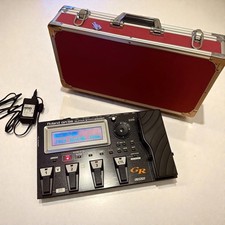 Roland GR-55 Gitarrensynthesizer COSM Multieffekte mit Kofferadapter...