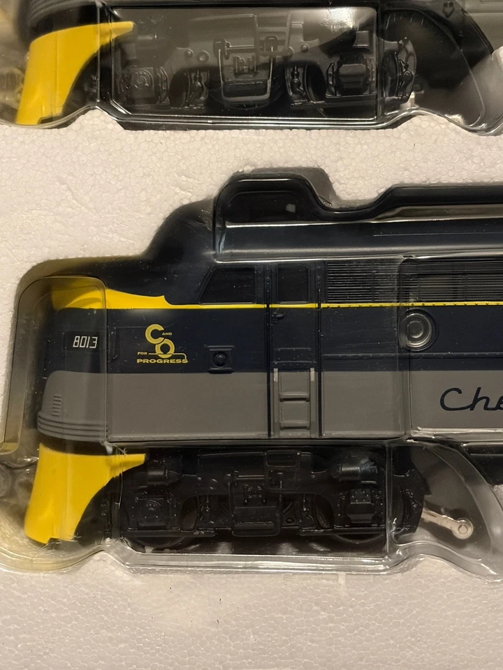 Juego de locomotora diésel K-Line F-Seris Chesapeake y Ohio F7 ABA #8012/8013/8506 Foto 4 de 4