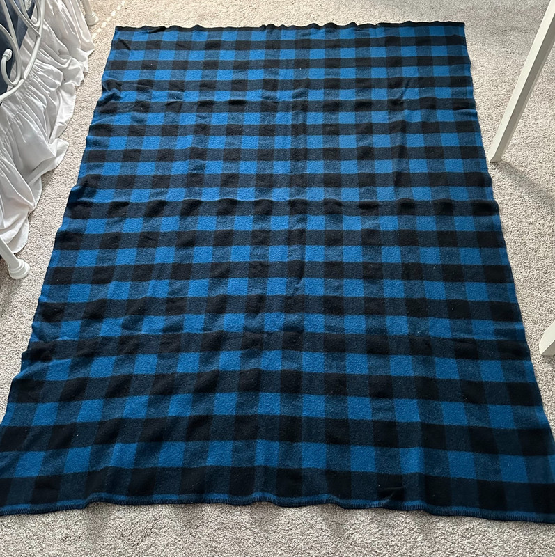 Rare! Vintage Faribo Black & Blue Buffalo Check Plaid Fluff Loomed Wool Blanket