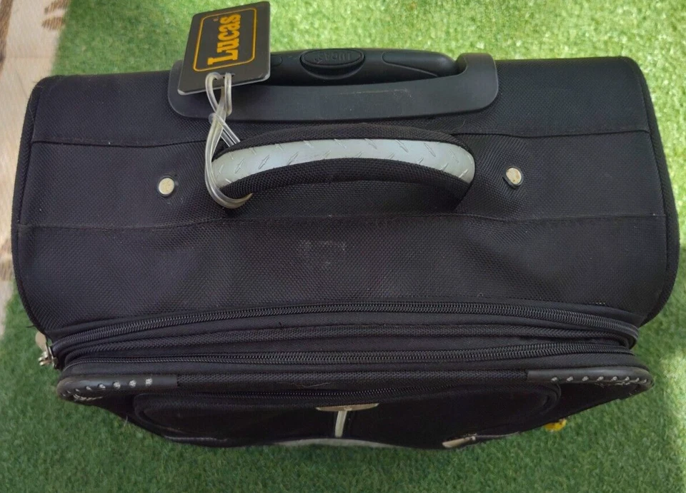 MALETA EQUIPAJE LUCAS LIGERA LADO BLANDO EXPANDIBLE CON RUEDAS GIRATORIAS NEGRA Foto 3 de 4