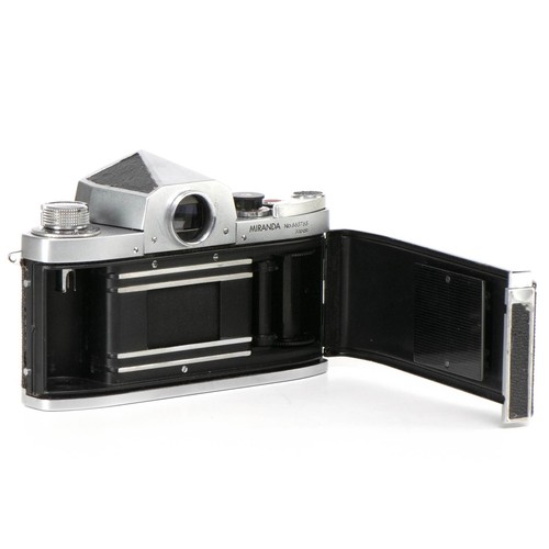Miranda DR Camera | Soligor 50mm f1.9 | White | Japan | A mount | 1961 - 1962 - Picture 10 of 12