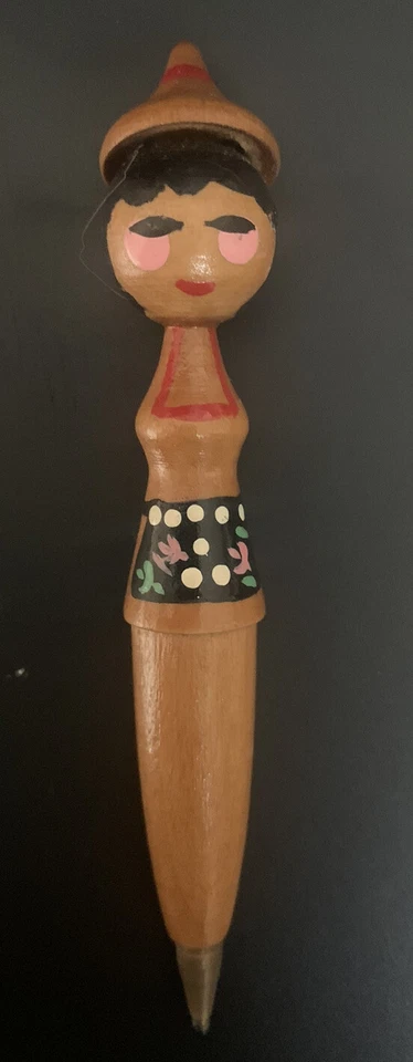 Lote De Colección De 2 Plumas Cascanueces De Madera (no Funciona) Ideal Para Exhibición/Coleccionista Foto 2 de 4