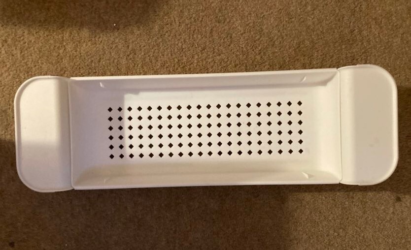 NEW ADJUSTABLE WHITE PLASTIC BATH RACK BATH UTENSIL RACK ONE SIZE FITS