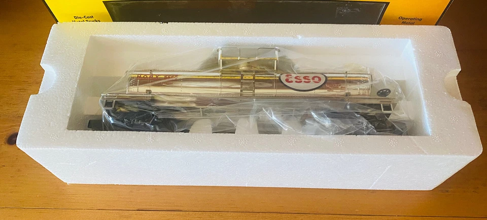 RARE MTH RAIL KING ESSO TANK CAR 33-7308 HTF - Image 2 of 3