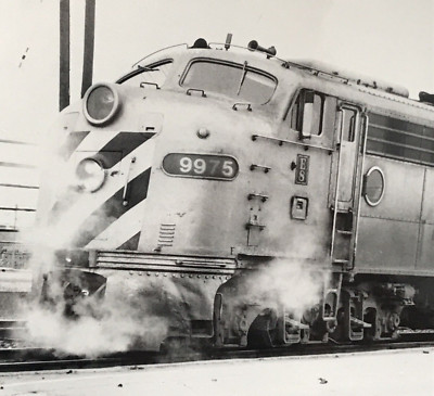 Burlington Northern Railroad Brandneu #9975 E8A Elektromotor Foto Aurora IL 1971