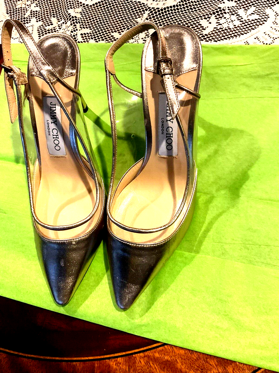 Jimmie Choo sz 38 (7.5 -8 ) closed toe gold leather pump with