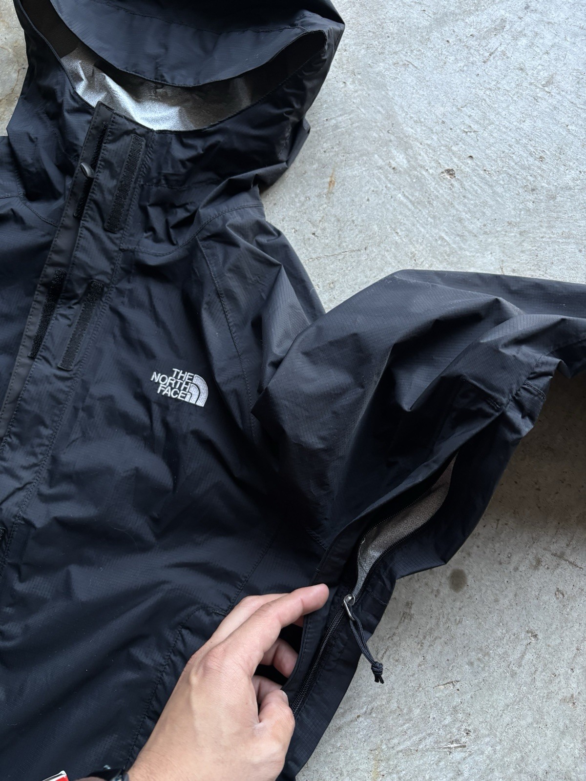 The North Face Hyvent DT Women's Medium Hooded Rain Jacket thumbnail 2