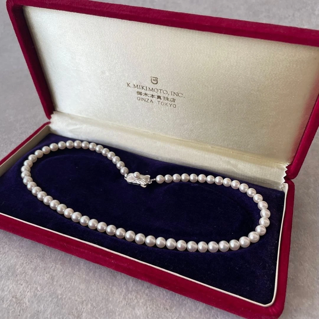 Collier de perles Akoya MIKIMOTO à prix réduit import Japon rare