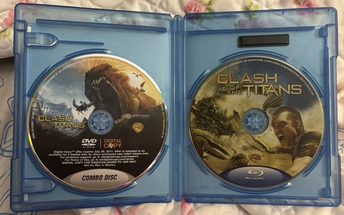 Clash of the Titans (Blu-ray, 2010) - Picture 2 of 3