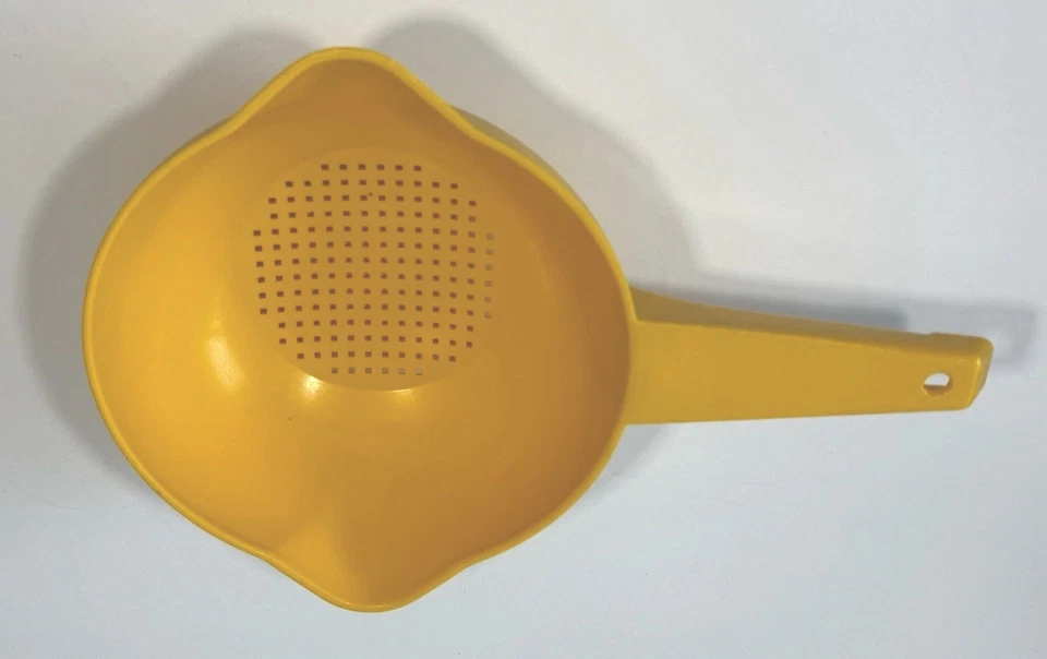 Tupperware 1200 giallo doppio beccuccio 1 quarto colino colino colino usato in ottime condizioni - Immagine 3 di 4