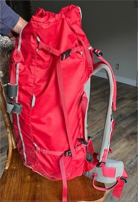 Patagonia Ascensionist 55L small/medium fire red