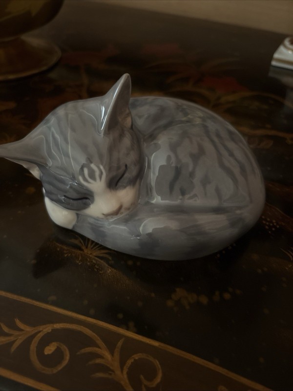 Royal Copenhagen Sleeping Cat, specifically model number 422