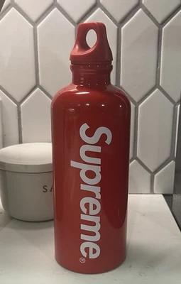🔥Supreme SIGG Aluminum Traveller 0.6L Water Bottle Red SS18 New