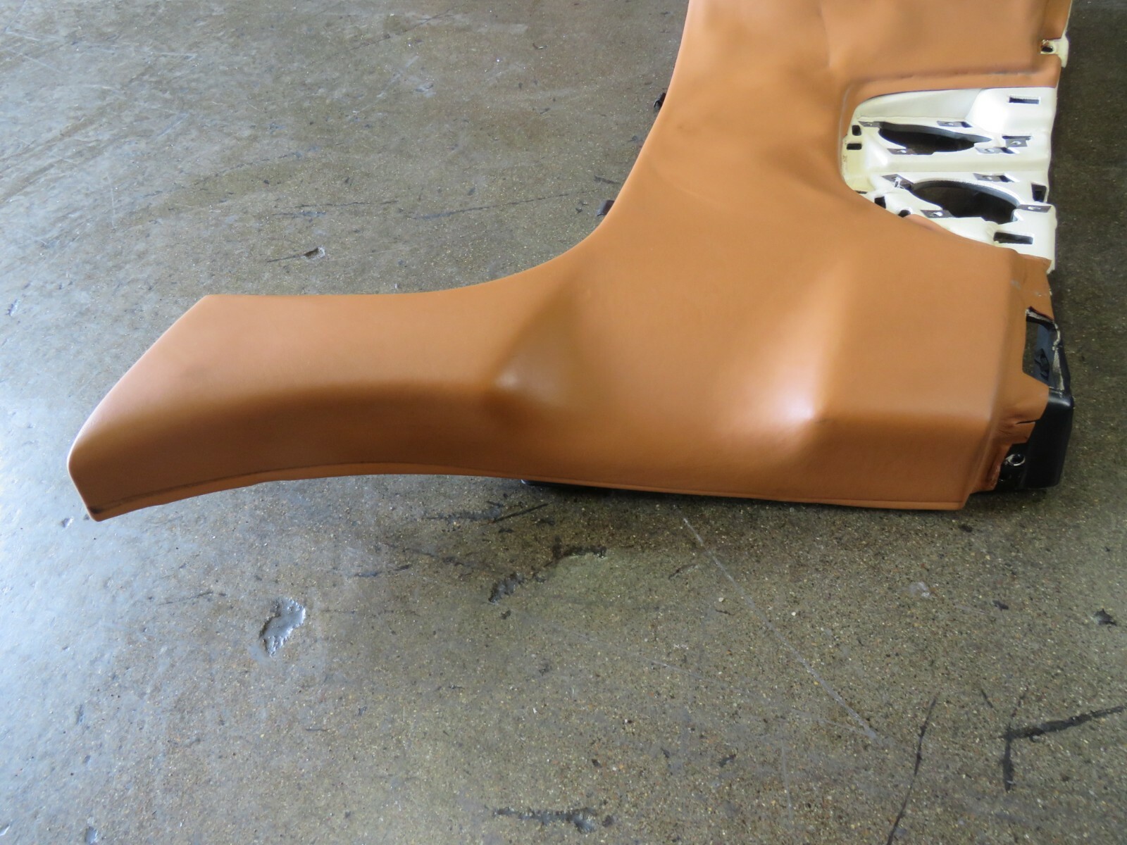 Ferrari California, LH, Lower B-Pillar Trim Panel, Brown, P/N 84850700