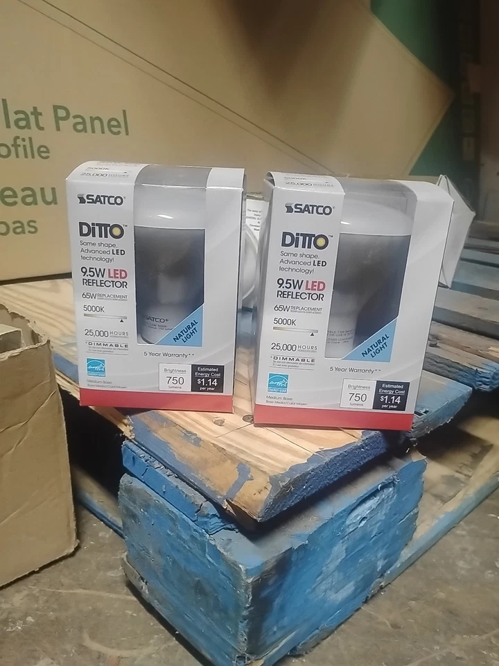 (2) Satco Ditto 9.5W BR30 Medium Dimmable LED Reflector. 65W Replacement - Image 2 of 4