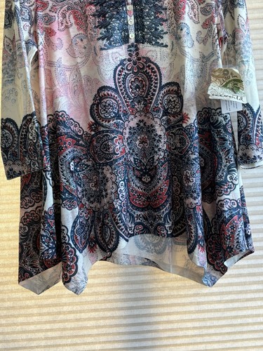 One World Live & Let Live Top Large Stretch Hi-Low Floral Embellished - Bild 4 von 8