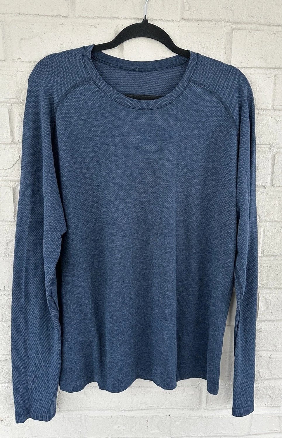 Lululemon Men’s Metal Vent Tech Long Sleeve Size Large Work out Gym