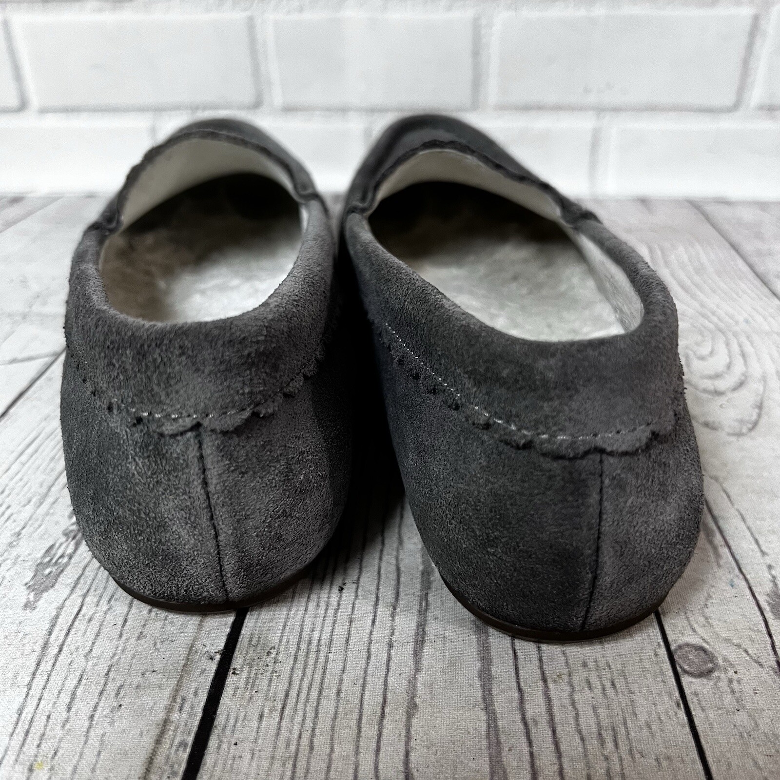 Vionic McKenzie Grey Suede Shearling Slippers Coz… - image 10