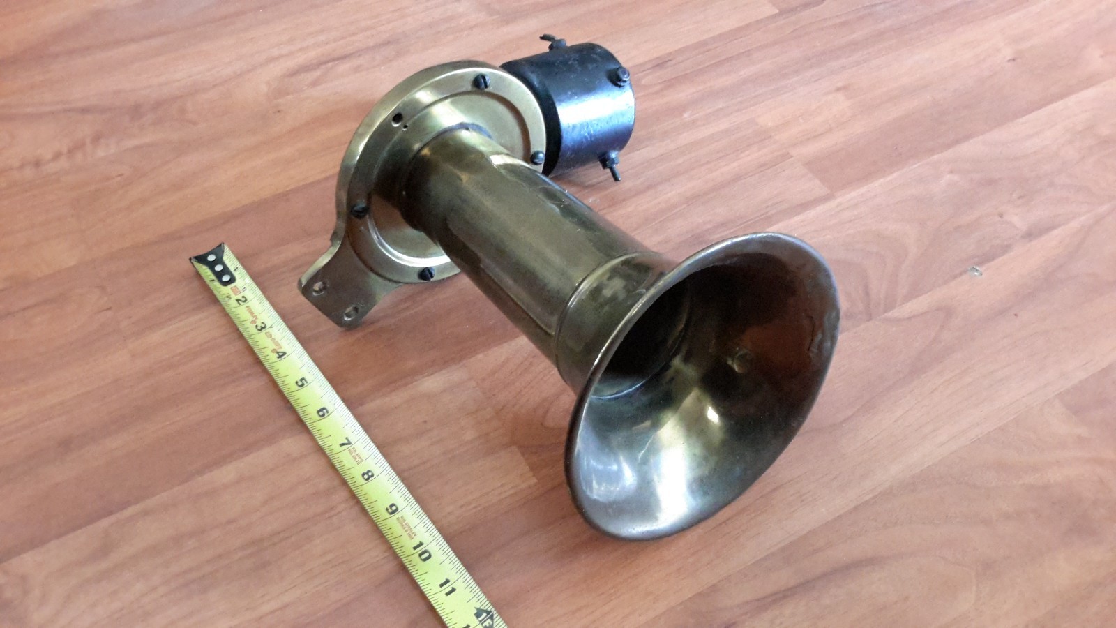 EARLY BRASS KLAXON AUTOMOBILE HORN MODEL 20 MODEL T FORD ROLLS ROYCE 6 VOLT