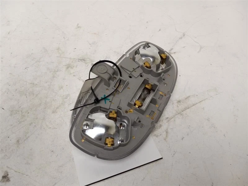 2005 - 2007 FORD FIVE HUNDRED REAR ROOF DOME LIGHT 50154 - Imagem 4 de 4